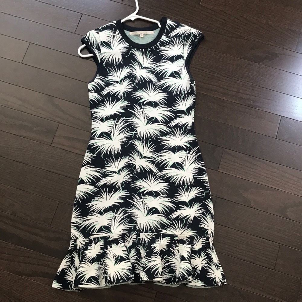 Palm tree dress with ruffle